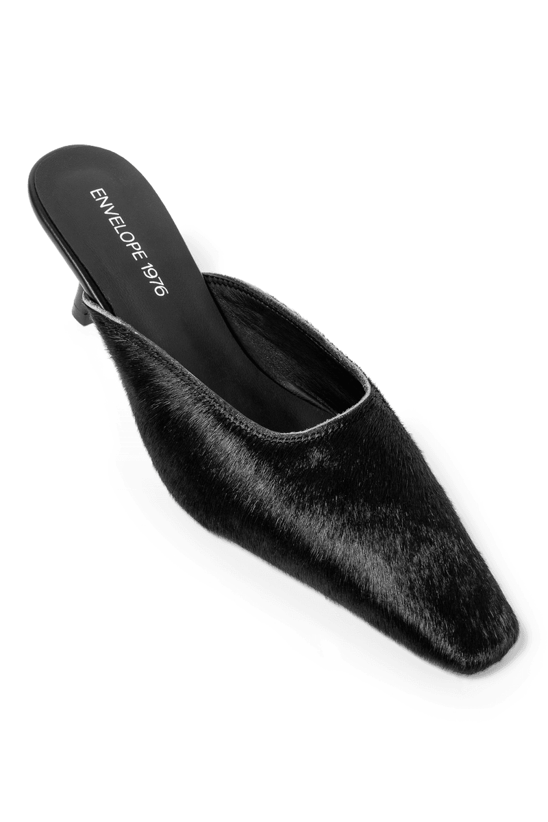KITTEN HEELS