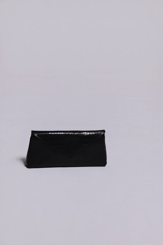 ONYX CLUTCH Black Croc
