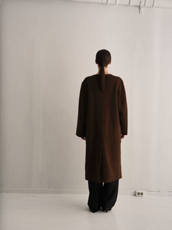 CAPE COAT Brown