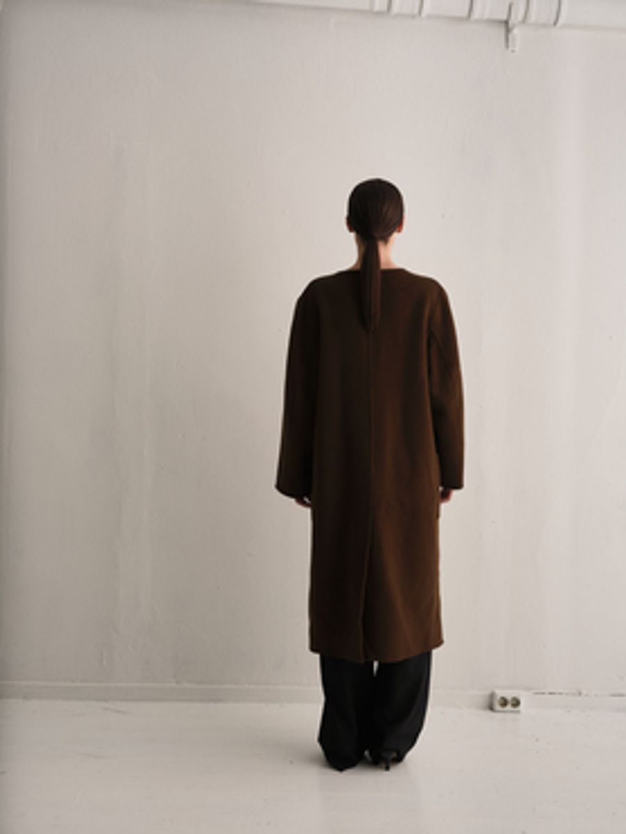 CAPE COAT Brown