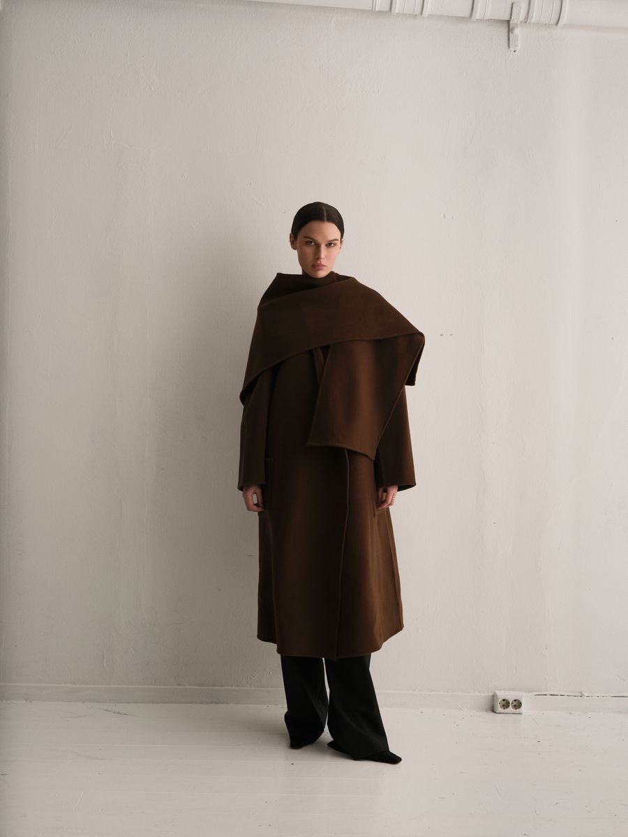 CAPE COAT Brown